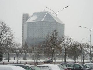 Illustration for article titled Buildings That Look Like Famous Spaceships: A Gallery